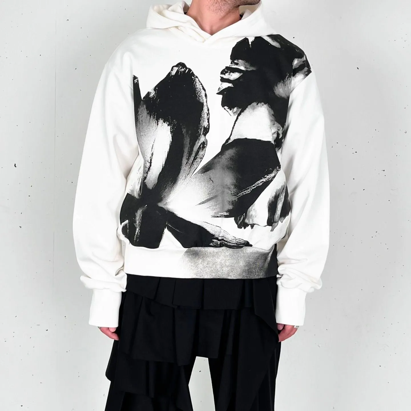 【30%OFF】TAAKK / FLOWER PRINT HOODIE (WHITE)