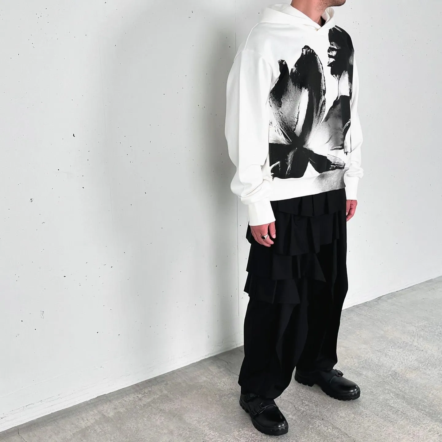 【30%OFF】TAAKK / FLOWER PRINT HOODIE (WHITE)