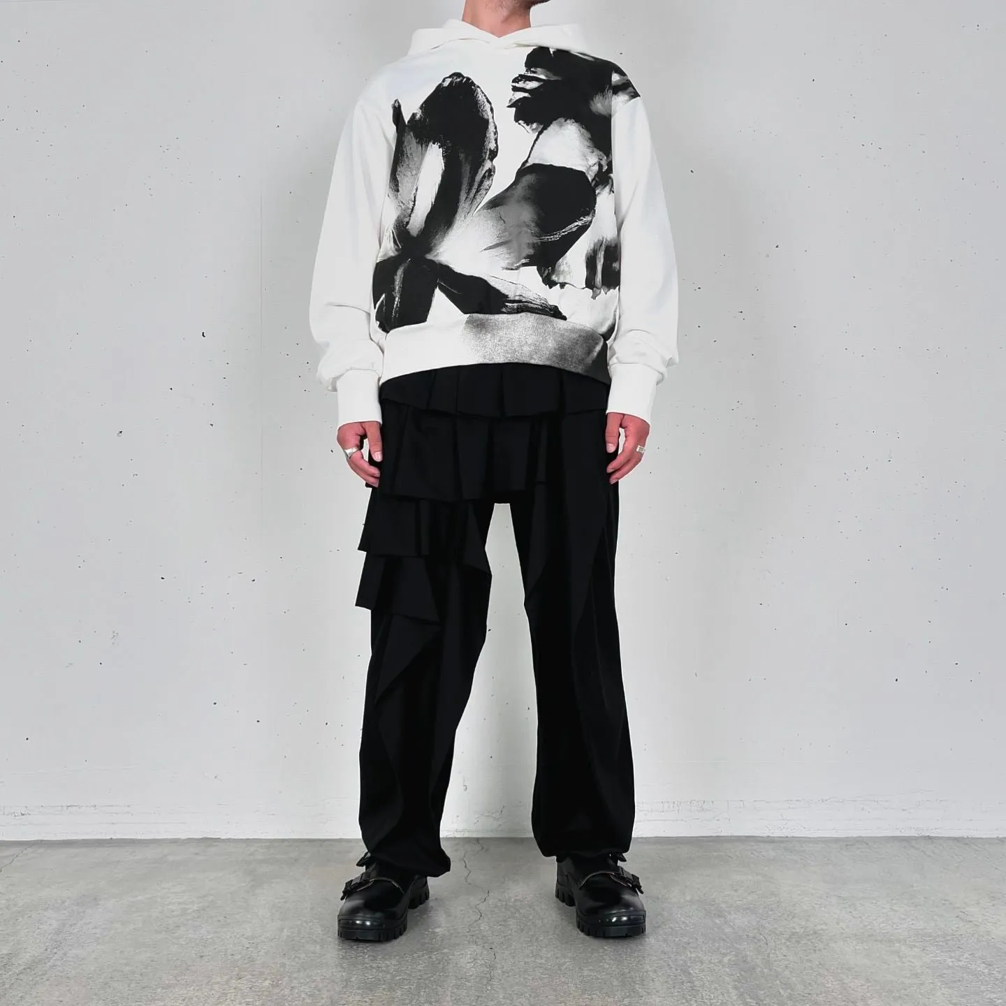 【30%OFF】TAAKK / FLOWER PRINT HOODIE (WHITE)