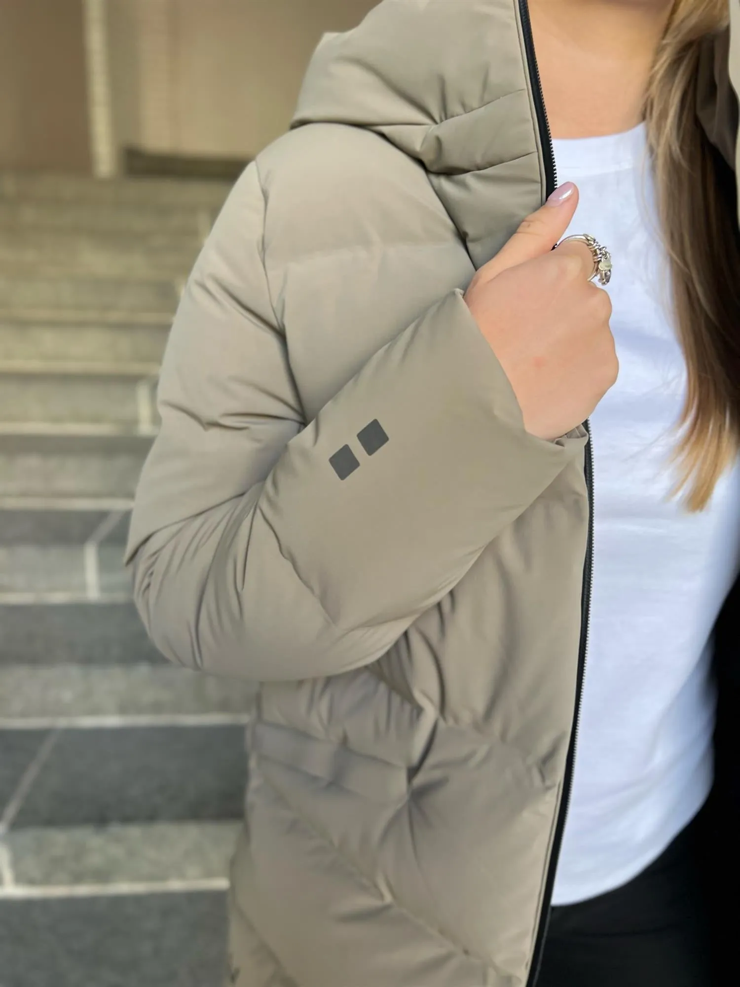W Thundra Parka